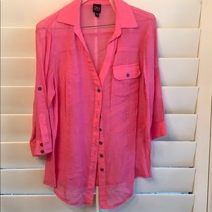 Women’s button up shirt